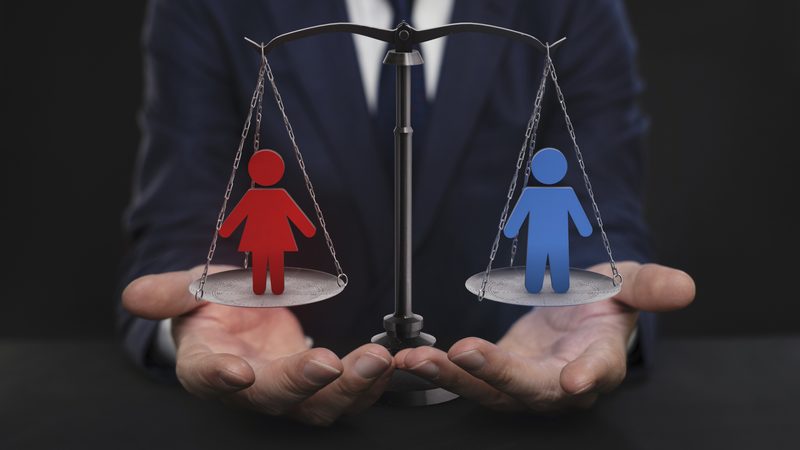 刮痧拔罐：肩周炎治疗的古老智慧与现代实践